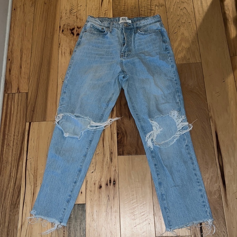 BDG Urban Outfitters slim straight high rise button fly ripped distressed‎ jeans